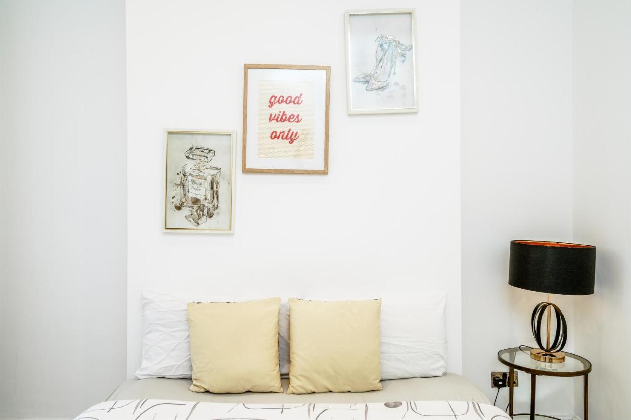 Modern 2 Bed Apartment Close To Westfield Stratford Mall With Garden London Exterior photo